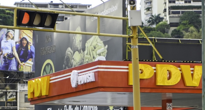 Mientras AL sigue las noticias después del robo del petróleo de Venezuela, los fondos de cobertura están alegres. “Llamémoslo el ‘negocio de Donroe’”, dice WSJ.