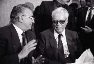 Joaquín Gamboa Pascoe, junto al entonces líder de la CTM, Fidel Velázquez, retratados en 1990. Foto: Cuartoscuro.