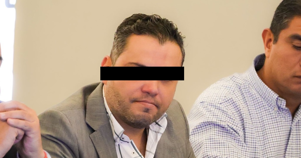 Un Juez le dictó prisión preventiva a Diego Rivera Navarro, Presidente Municipal de Tequila, Jalisco, tras ser acusado por secuestro y delincuencia organizada.