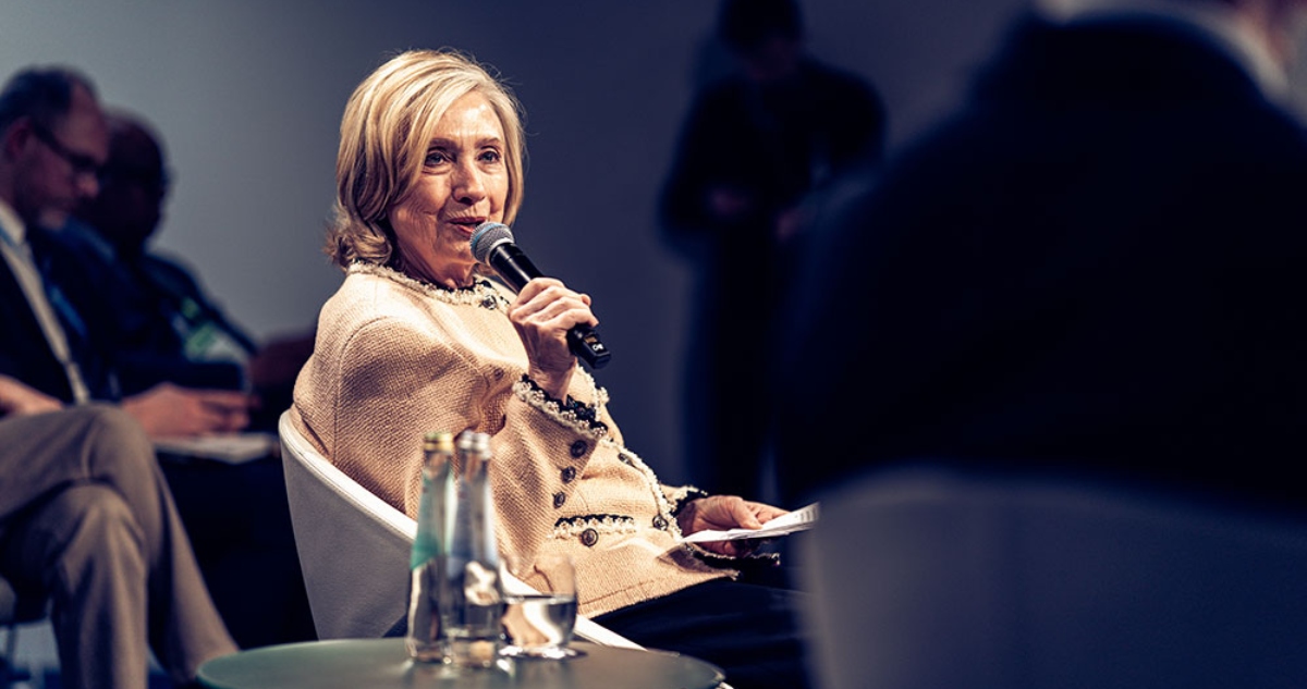 Hillay Clinton acusó a Trump de ocultar información sobre los archivos Epstein.