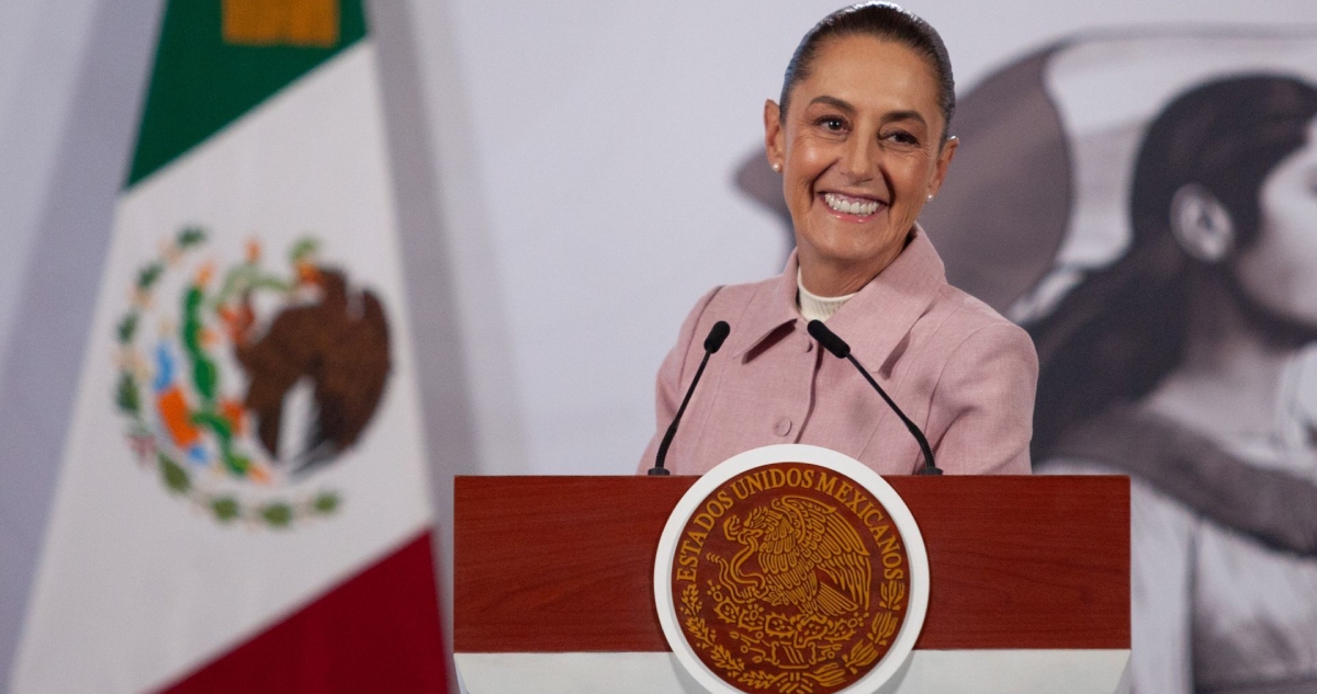 La Presidenta Sheinbaum emitió su opinión sobre el mensaje de Bad Bunny en el Super Bowl; coincidió con él en que el mejor antídoto contra el odio es el amor.