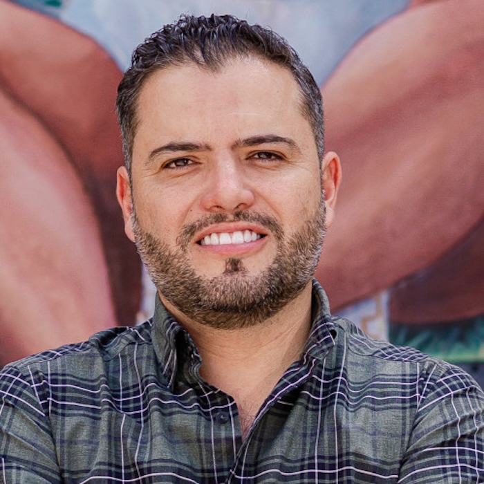 Diego Rivera Navarro, Alcalde de Tequila, Jalisco, fue detenido junto a otros tres funcionarios de la localidad. Esto se logró gracias a la Operación Enjambre.