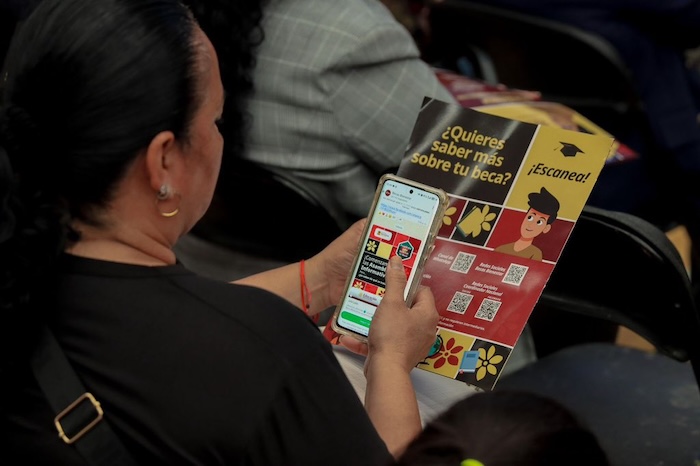 Si no fuiste a recoger la tarjeta de la Beca Rita Cetina para Secundaria, te tenemos una muy buena noticia: habrá un periodo de entregas extemporáneas.