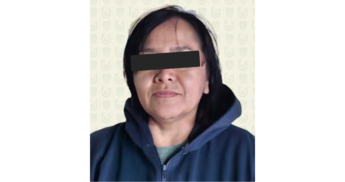 La Fiscalía de la CdMx logró la detención de una mujer responsable de atropellar a un motociclista al que arrastró debajo de su vehículo.