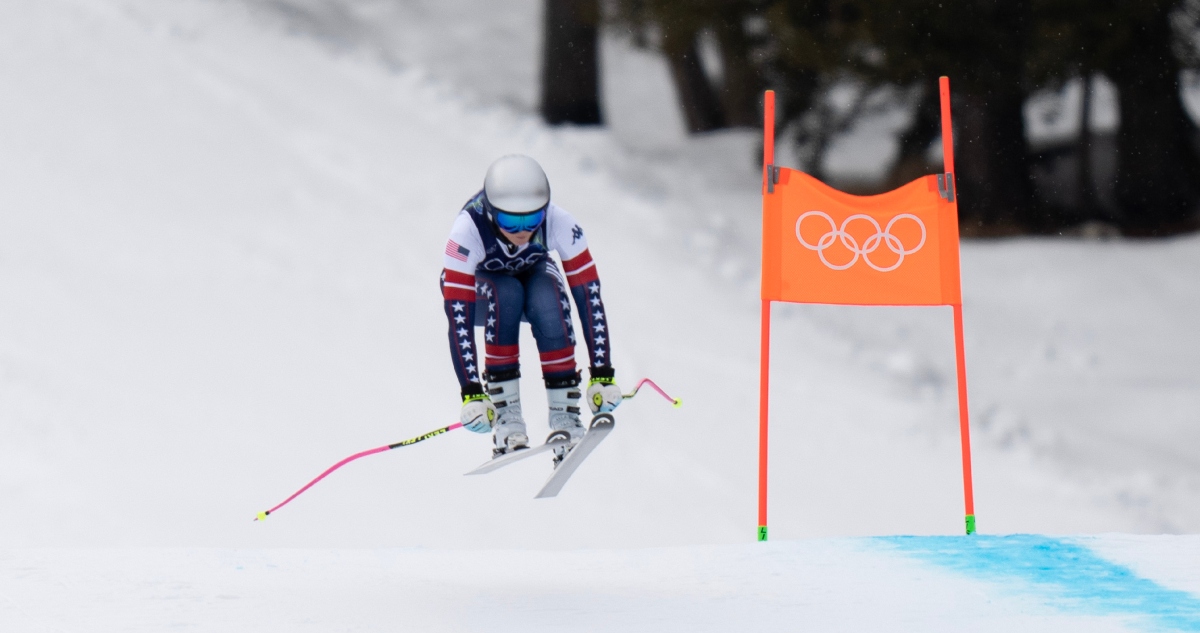 Lindsey Vonn se fue al suelo en el tramo inicial de Tofane, por lo que dijo adiós a los Juegos Olímpicos de Milán-Cortina 2026 y al esquí entre gritos de dolor.