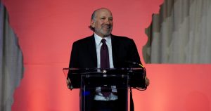 Los demócratas del Comité de Asignaciones del Senado interrogaron al Secretario de Comercio, Howard Lutnick, sobre sus vínculos con Jeffrey Epstein.