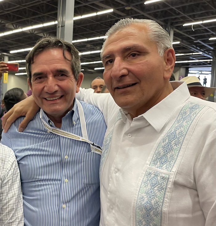 Héctor Melesio Cuén Ojeda, exrector de la Universidad Autónoma de Sinaloa, con Adán Augusto López, Senador de Morena.