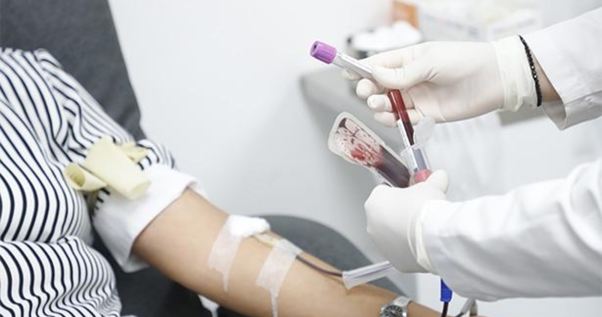 El Servicio de Microbiología de la Clínica Universidad de Navarra publicó un estudio que descubrió que la sangre seca sirve para diagnosticar infecciones.