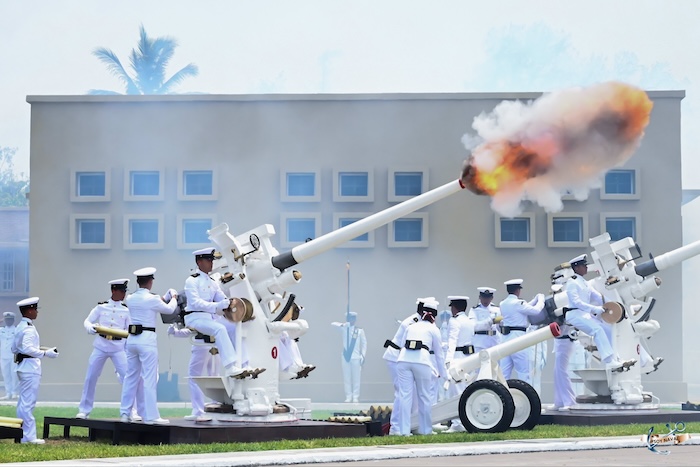 Si te interesa unirte a las filas de la Armada de México, la Semar anunció que hay vacantes disponibles en la Región Naval de Sinaloa.