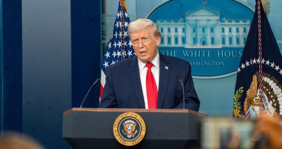 El Presidente de Estados Unidos, Donald Trump, revocó este jueves una ley para regular la emisión de gases de efecto invernadero.