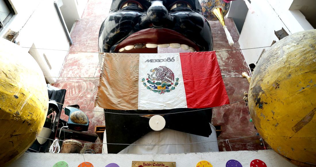 El famoso "Negro" del Salón Colonia, con su diente de oro ya despostillado. Foto: Valentina López, SinEmbargo