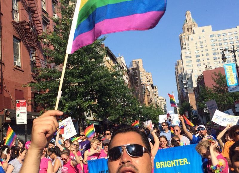 Ah, el gay parade, casual. Foto: Daniela Medina, SinEmbargo