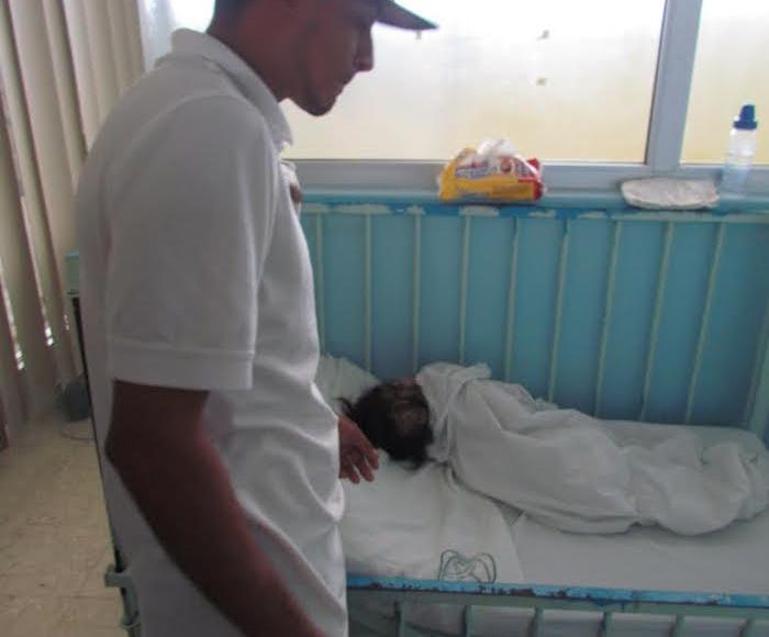 Los cuidados de su padre, un ayudante de albañil y pepenador en el basurón municipal, no fueron los adecuados. Foto: Noroeste.