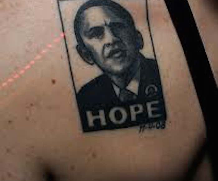 Obama también ha figurado en piel. Foto: Twitter.